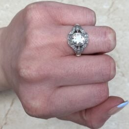 Platinum on Gold Ring London Ring 12763 Hand Photo